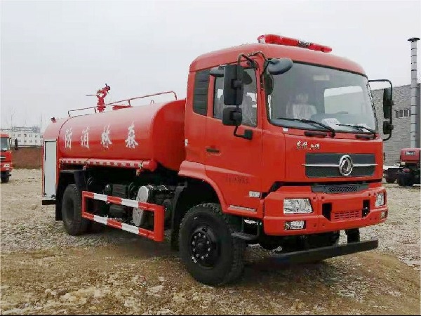 東風8噸四驅(qū)越野消防車